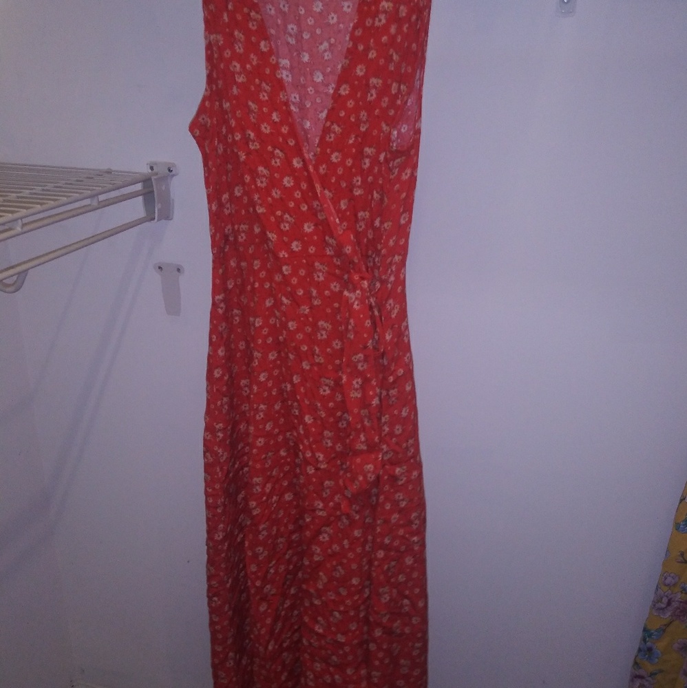 Universal Thread red with floral print wrap dress